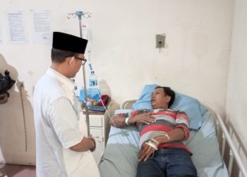 Besuk Relawan Pragrib, Teddy Ajak Masyarakat Berpolitik Santun dan Riang Gembira