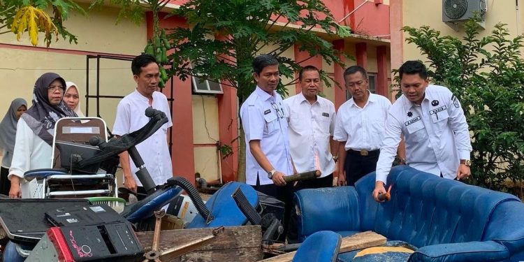 Dinas Kearsipan dan Perpustakaan Musnahkan Barang Inventaris Tak Layak Pakai