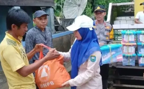 Gercep, Pemkab OKU Turunkan Langsung BPBD dan PU Perkim Bantu Korban Longsor Ulu Ogan