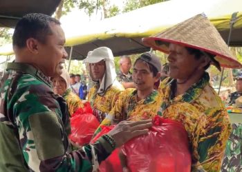 TNI AD Ajak Warga Lengkiti Tanam Singkong Bareng