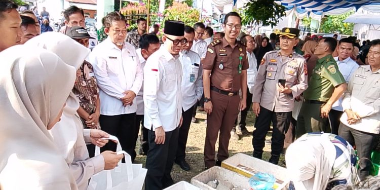 Rangkaian HUT OKU, Pemkab Adakan Pasar Murah