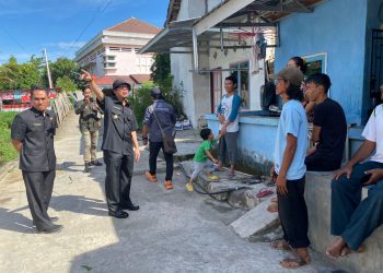 Tinjau Normalisasi Siring, Sembari Dengarkan Keluh Kesah Warga RT 14 Bakung